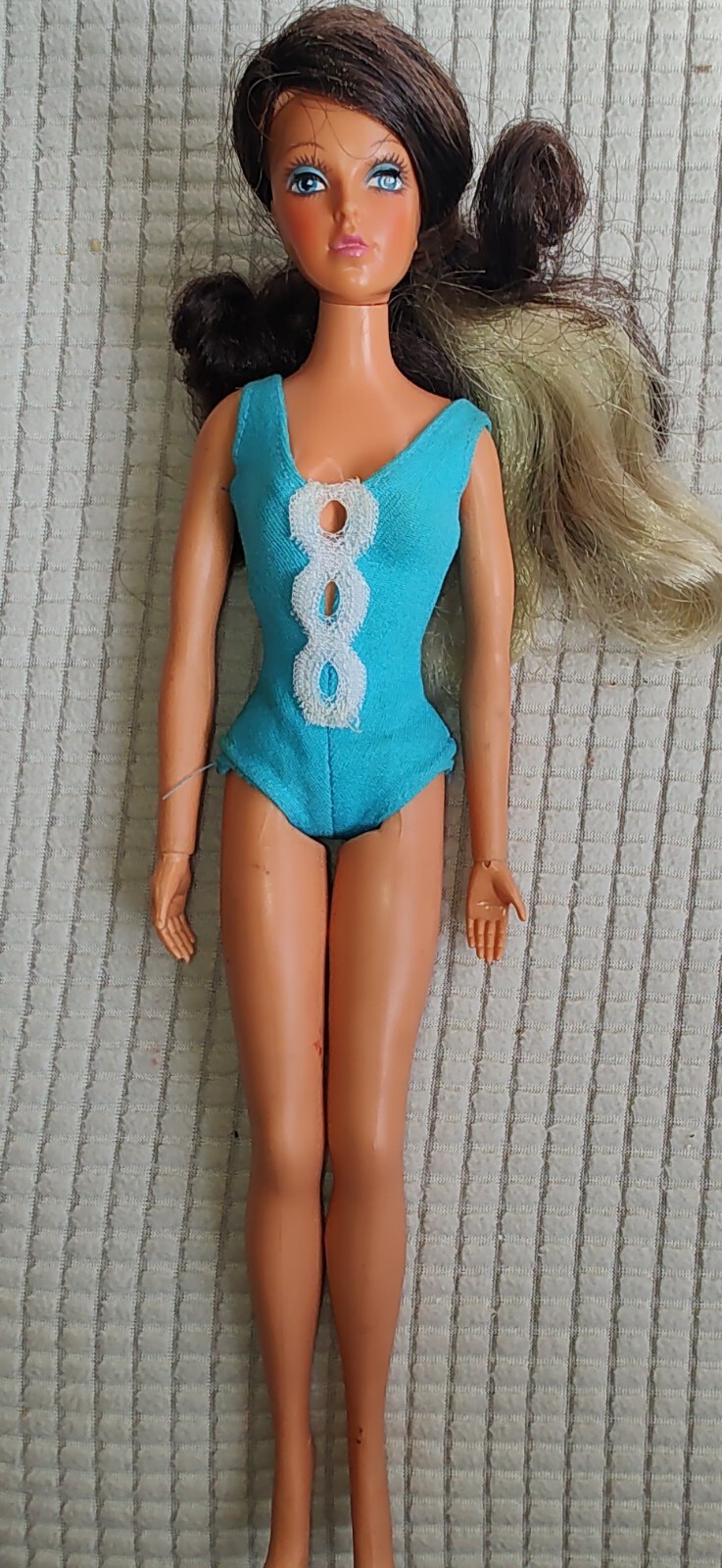 Vintage '74 Ideal TUESDAY TAYLOR Doll Original Outfit Stand Flip