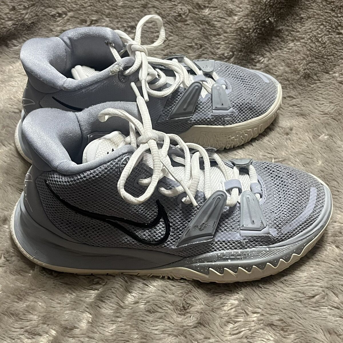 Nike Kyrie 7 TB Wolf Grey Basketball Shoes Sneakers DA7767 Nike Kyrie 7 TB Wolf Grey Basketball Shoes Sneakers DA7767