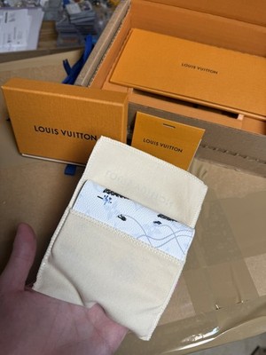 Authentic Louis Vuitton White Ski Pocket Organizer New - M14882