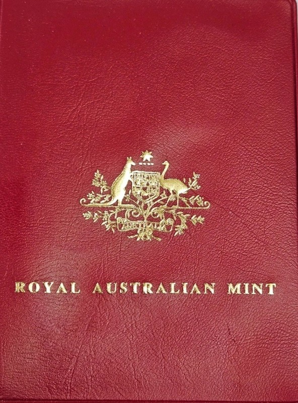 1981 Australia UC Coin Set in Red Royal Australian Mint Wallet OGP & USSR RUBAL