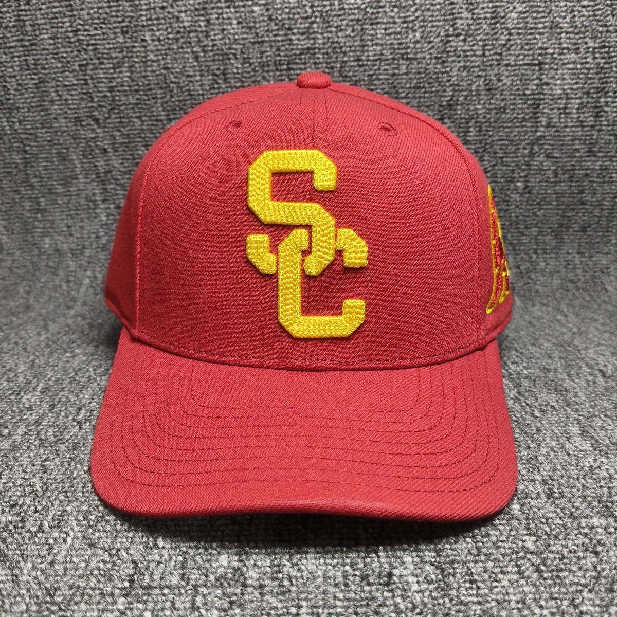 Mitchell & Ness USC Trojans Snapback Cap Red Yellow NCAA Hat