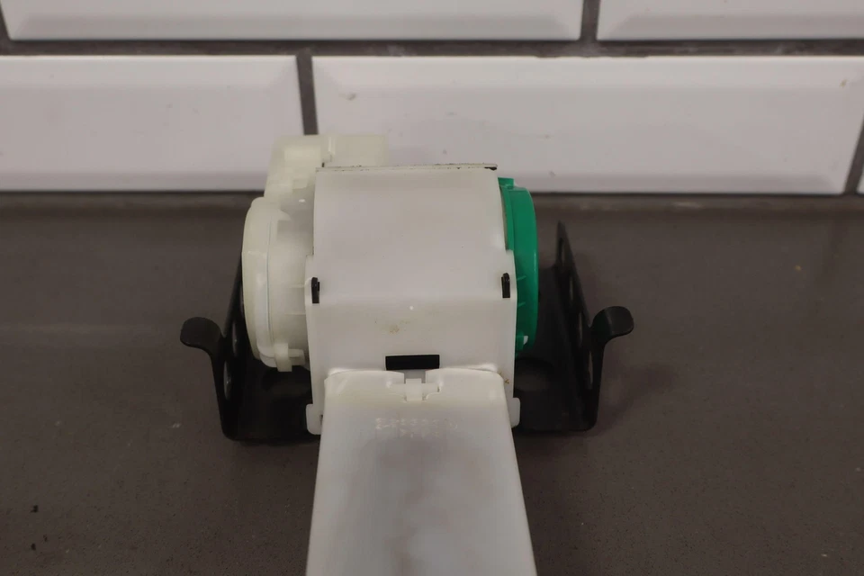 01-02 雪佛兰 GMC Crew Cab 右前座安全带收回器(座内) — 第 3/4 张图片