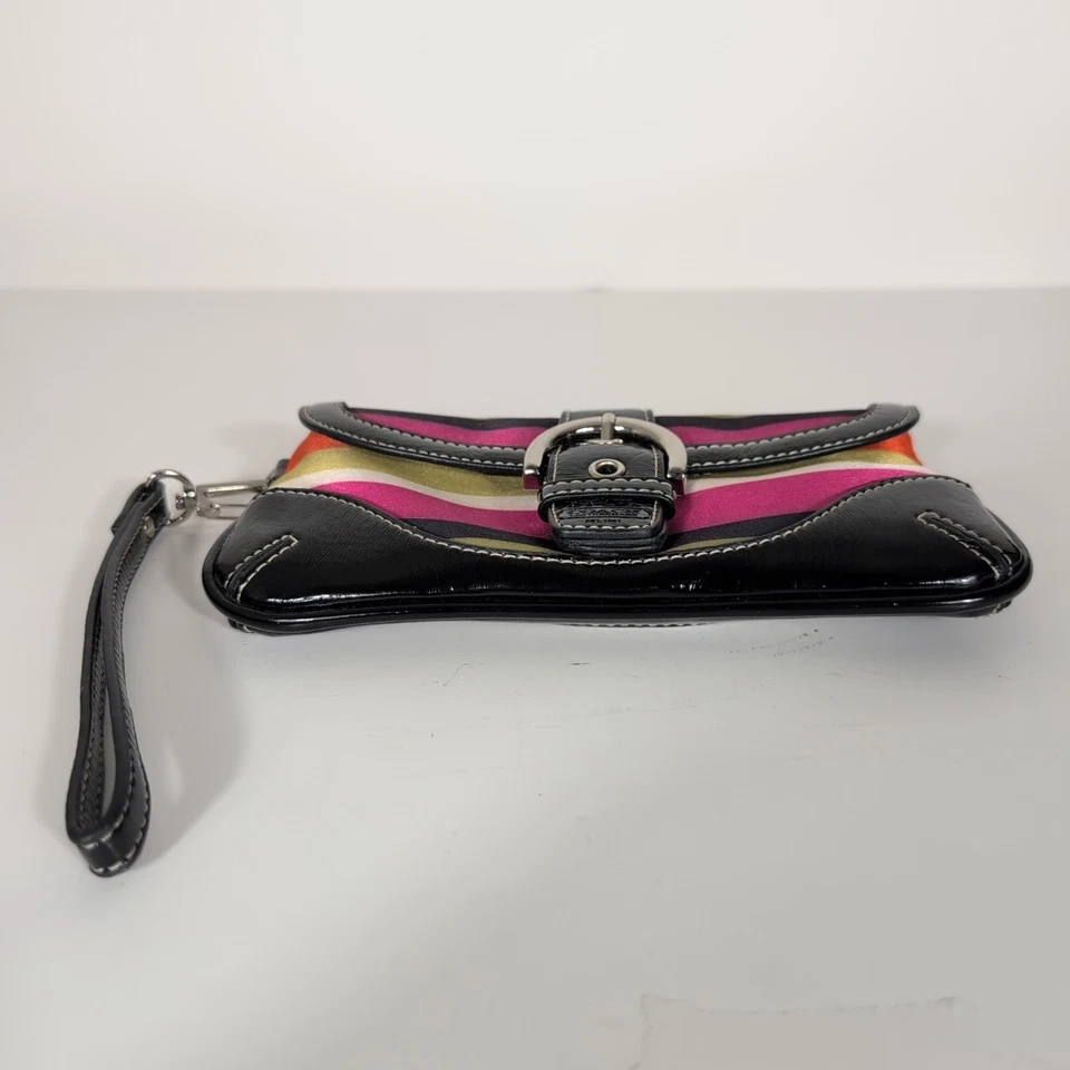 Coach Legacy полоски атласный бумажник кошелек с ремешком застежки черный лакированная кожа пряжка - Изображение 3 из 4