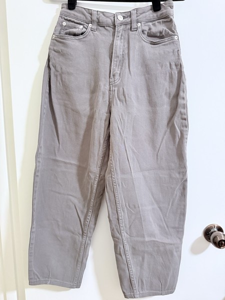 H&M Women’s Washed Grey Denim Barrel Leg Jeans High Rise Cropped Size 8