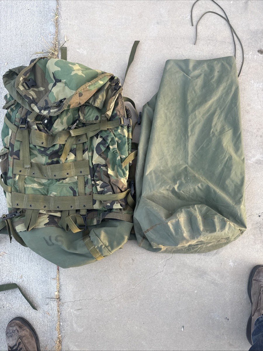 M81 Woodland CFP-90 Large Field Pack W/ Integrated Frame, Harris