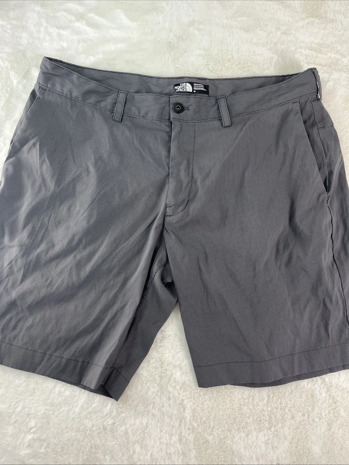 The North Face Cotton/Nylon Chino Shorts Mens 38 Gray Striped
