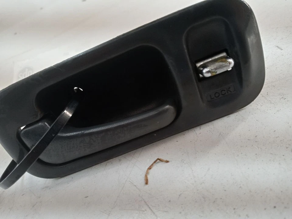 Manija interior delantera izquierda de la puerta del conductor Honda CR-V CRV 1997-2001 probada por OEM Foto 2 de 4