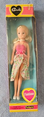 Vintage 1981 Pedigree FUNTIME SINDY #44641U Blonde Pink Halter top skirt