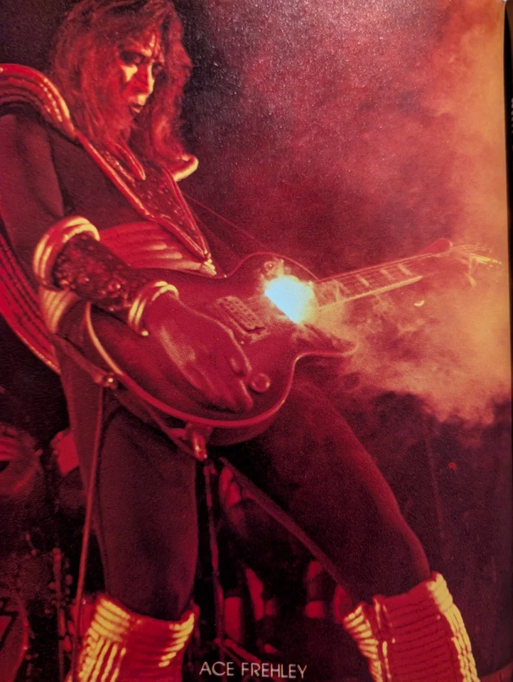 Hot Rock Superstars Magazine January 1979 KISS, Queen, Stones, Huge KISS Poster  - Image 4 of 4