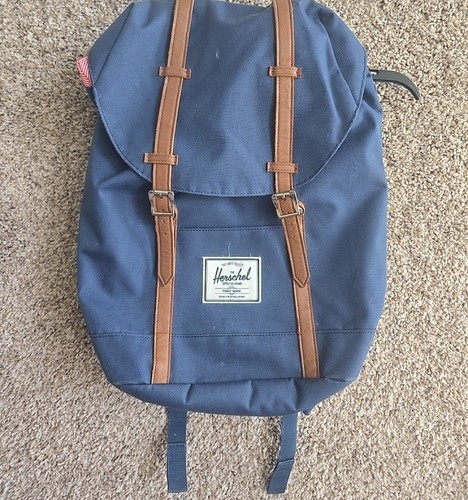 Herschel Supply Company Retreat Backpack NWT Navy