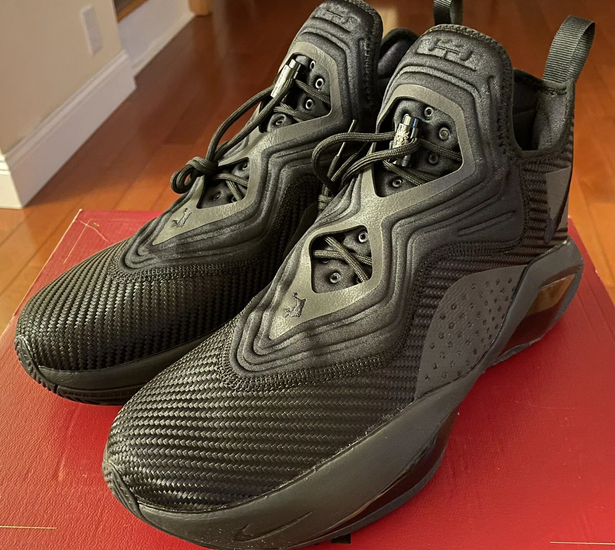 Lebron xiv grey top