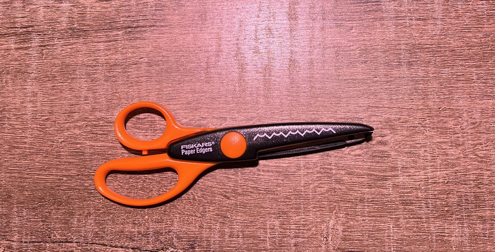 Fiskars Volcano Paper Edger Scissors for Decorative Cutting-image