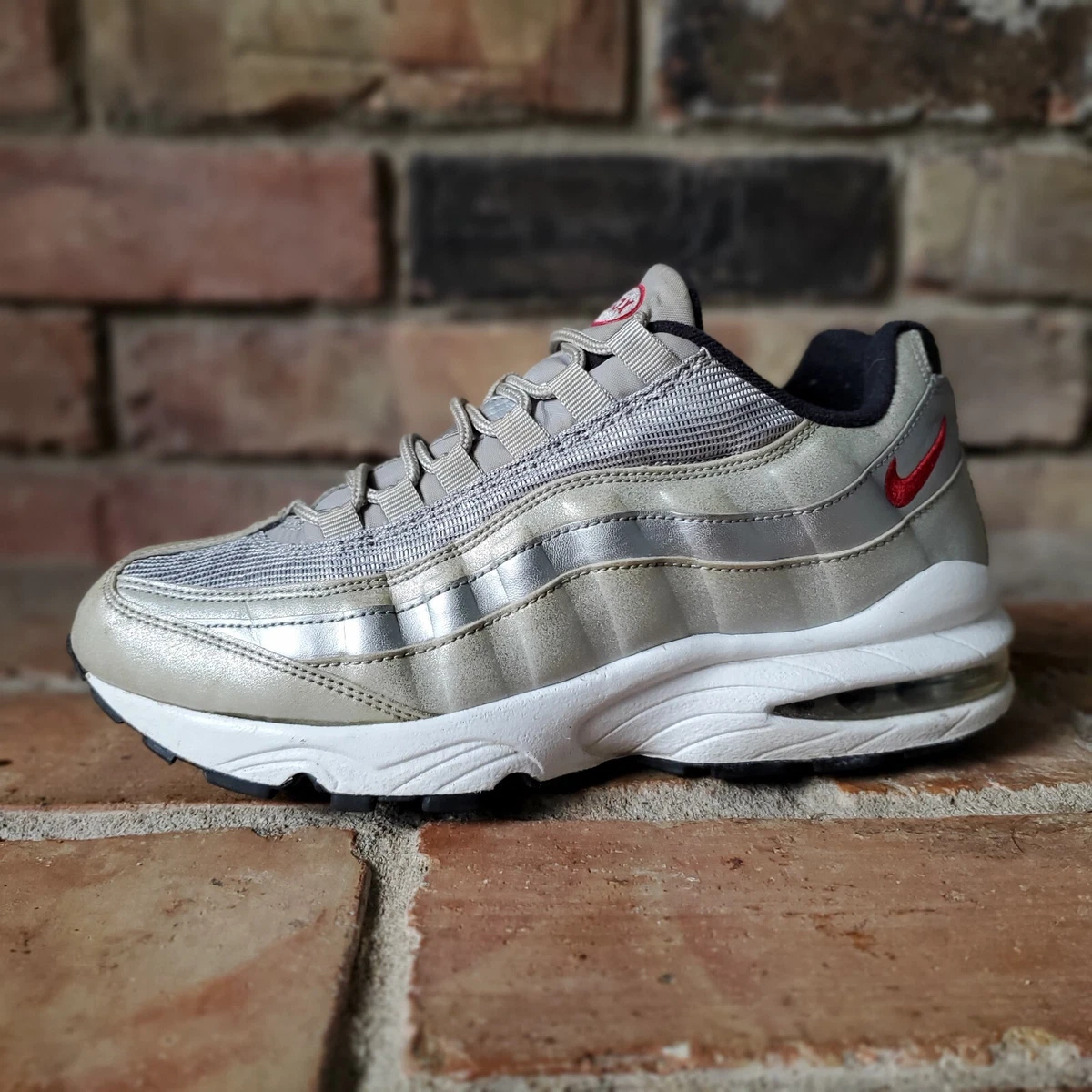 Nike air max hotsell 95 silver bullet women's
