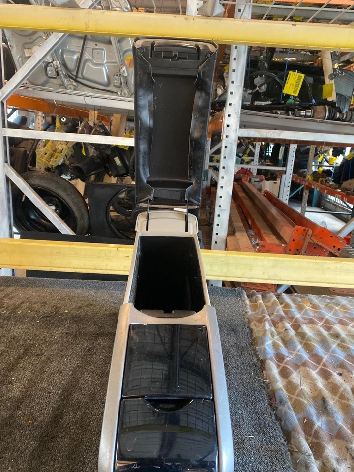 2004 - 2009 TOYOTA PRIUS console frontal apoio de braço câmbio de chão com suporte de copo duplo - Imagem 4 de 4