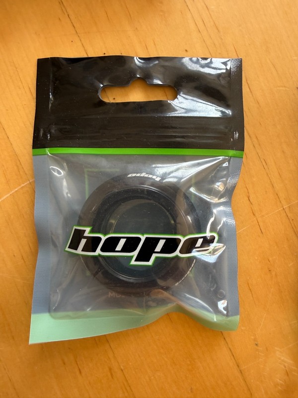 Hope Headset Top Cup - Black, IS42/28.6, 1 1/8'' Integrated For 1 1/8'' Steerer