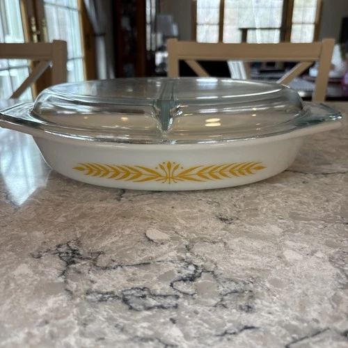 Vintage 1960-1961 Pyrex Royal Wheat Divided Casserole Dish 1 1/2 Quart/ lid