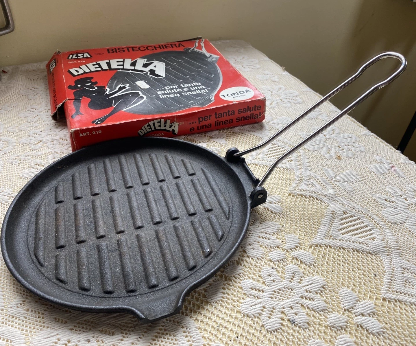 Vintage ILSA EXPRESS ITALY Cast Iron Round Shallow camping BBQ Pan 22cm diameter