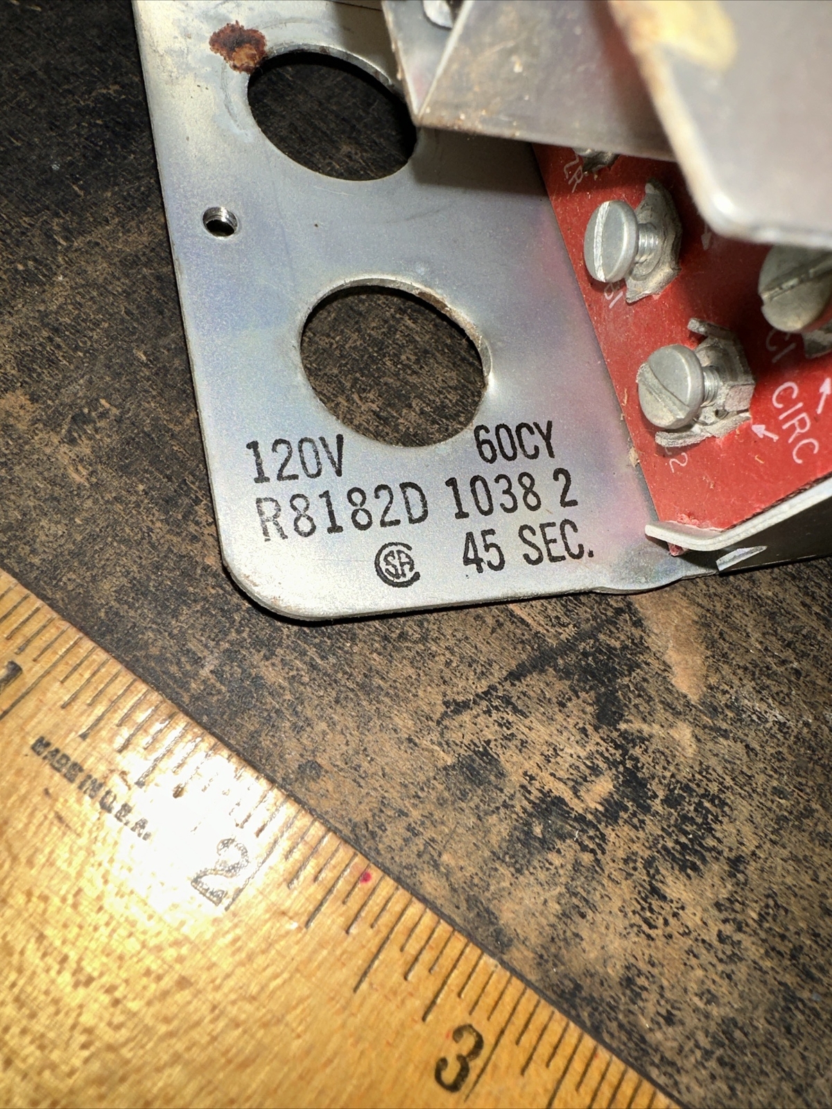 Honeywell R8182D1038 2 Aquastat Relay Controller 45 Sec Safety Used