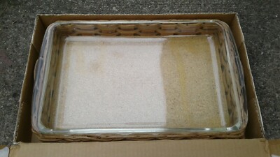 Vintage PYREX Glass Baker in a Basket 3 Quart Casserole Dish Pan