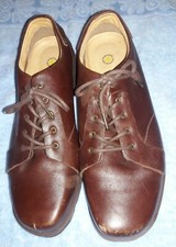 DR. MARTENS BROWN OXFORD IN GREAT PRE-OWNED CONDITION