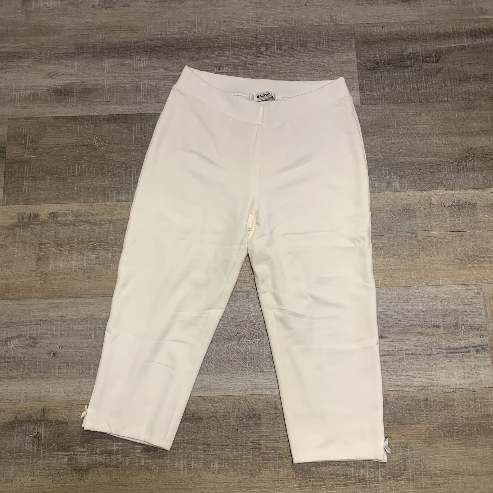 Danielle Guizio Caria XS Cropped Capri Pants Bow Details
Opens in a new window or tab