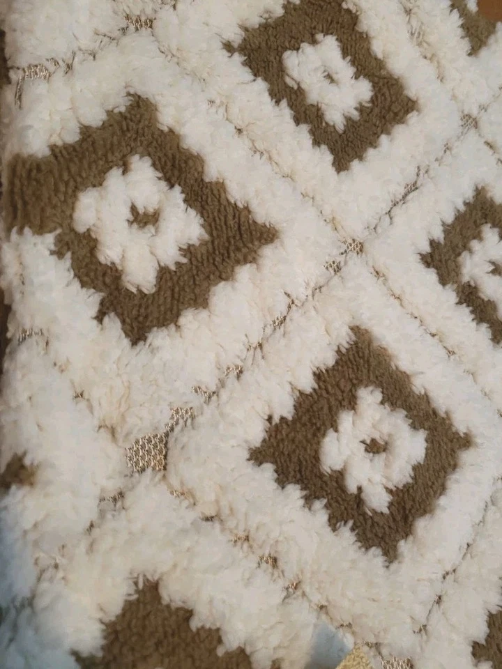 2 Fundas de Almohada 20x20 Patrón Romboide Marrón Crema Felpa Cierre con Cremallera  Foto 2 de 4