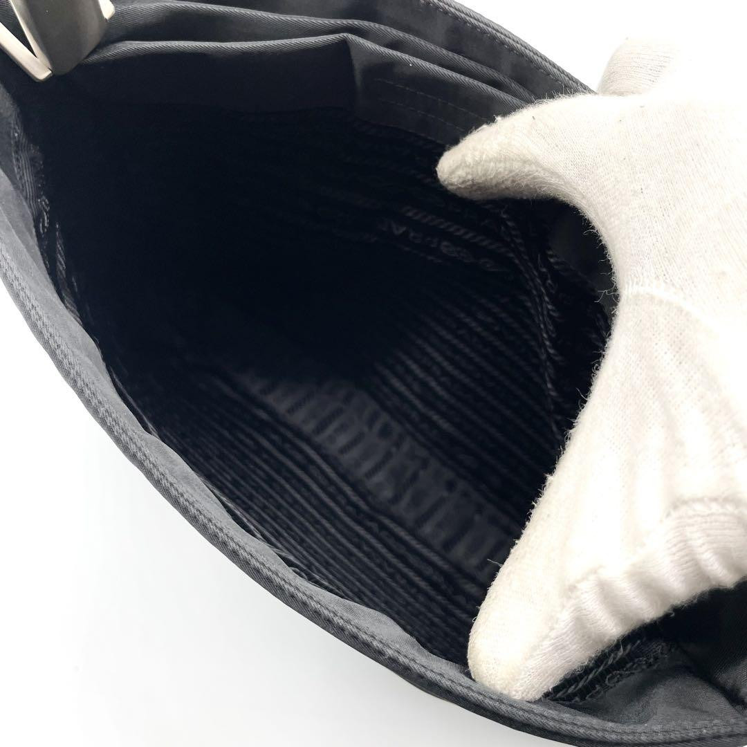 極美品✨PRADA NYLON SILVER HAND BAG archive 極美品✨PRADA NYLON SILVER HAND BAG archive