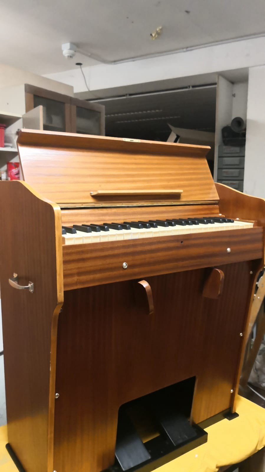 Borello Organo ad aria a pedali in legno con pedaliera Estey MPN 46571