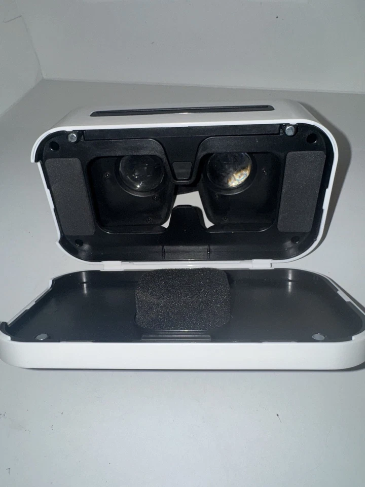 Merch Source Black Series Smartphone 360 Reality Headset - Image 3 of 4