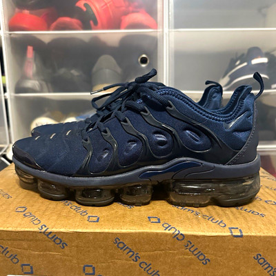 Nike Air VaporMax Plus Men s Low Top Lace-Up Athletic Sneakers Blue Solid