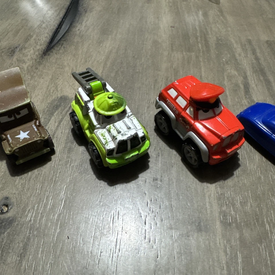 Lote de 6 Coches Disney/Pixar Película Vehículos de Juguete Die-Cast solamente. Modelos raros. Foto 4 de 4