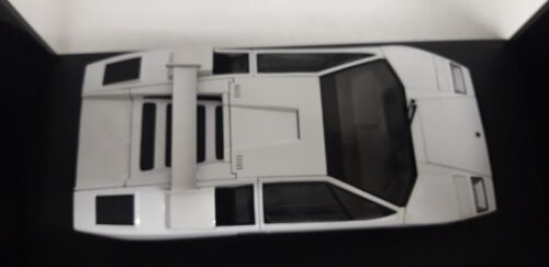 1/18 LAMBORGHINI Countach LP400 With Roof Wing - white - Kyosho - Foto 2 di 7