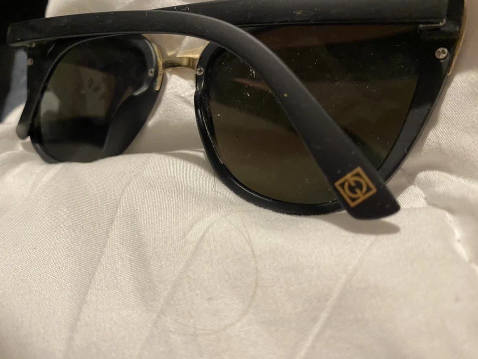 Foster Grant Maxblock Sunglasses Red/Gold Mirror 100%UVA/UVB Retro - Image 2 of 4