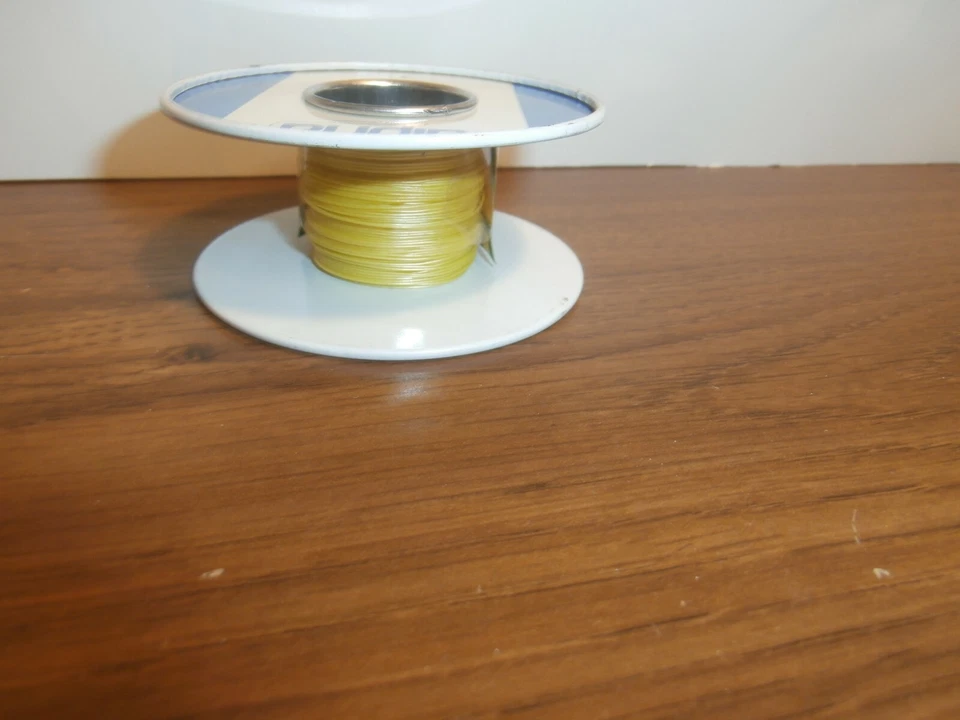 100 FT ALPHA WIRE 30 AWG YELLOW STRANDED PVC HOOK UP WIRE, MIL-W-76B,NOS - Imagem 2 de 3