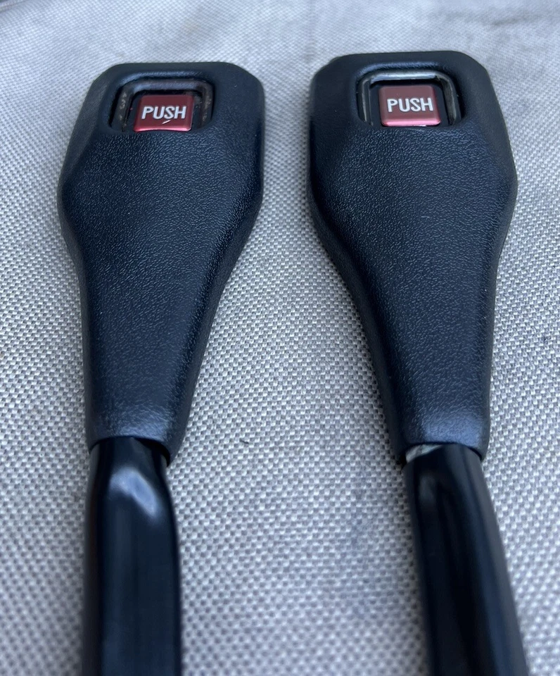 RARO MAZDA GIRATORIO 1975-81 COSMO RX5-121 CUPÉ ¡TALLOS DE CINTURÓN DE SEGURIDAD DELANTERO GENUINO! EC Foto 3 de 4