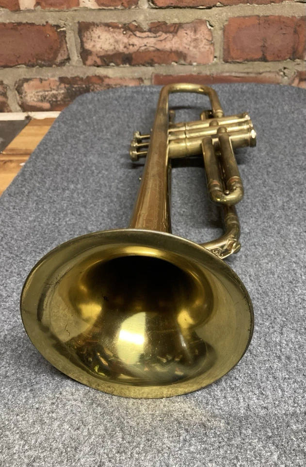Vintage Besson “35” Trumpet Complete With Case And Accessories - Image 2 of 4