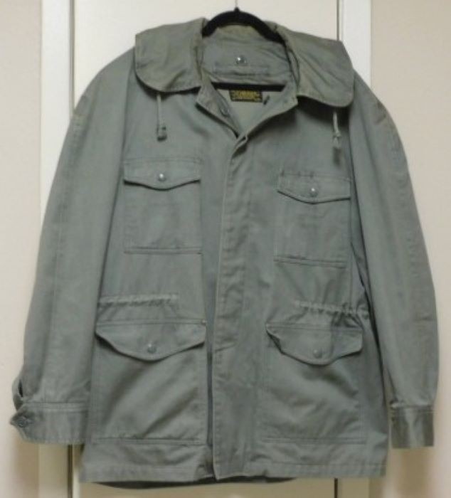USAF MAN'S SAGE GREEN FIELD JACKET W/HOOD  SIZE: LARGE REGULAR  21 MAY 1957