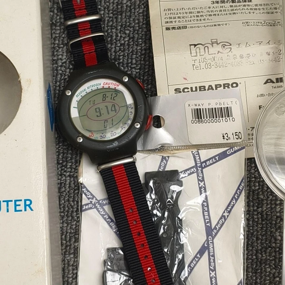 Computadora de buceo Scubapro correa negra/roja usada funcionando auténtico equipo de snorkel Foto 4 de 4