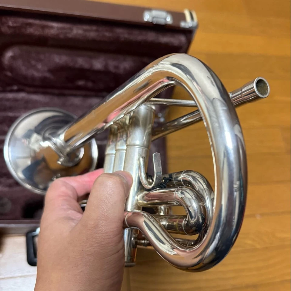 Yamaha Cornet YCR-3330S SP Acabado con Estuche Rígido Original Sin Boquilla Usado Foto 3 de 4