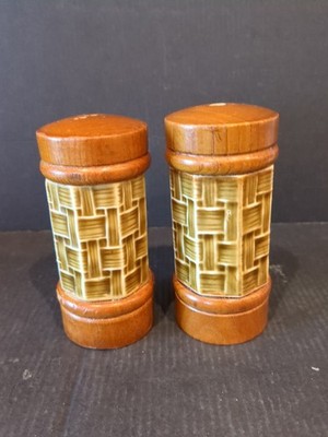 VINTAGE HOLZ & KERAMIK LASIERT KORBGEFLECHT MUSTER SALZ & PFEFFERSTREUER #