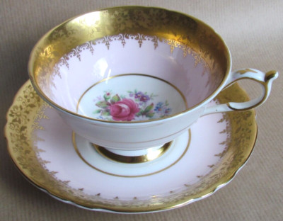 VINTAGE PARAGON PORZELLAN A4012 TASSE & UNTERTASSE MIT FUSS - MIT ROSA KOHLROSE (10161)