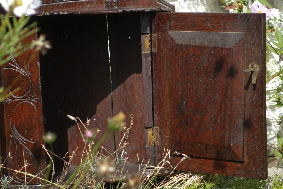 Gabinete de esquina de guerrero/caballero de roble tallado gótico inglés del siglo XIX Foto 4 de 4