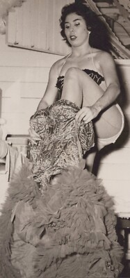 Unknown Model - Cuba Cuban Vedette (1940s)   Cheesecake Photo by Armand K 621
