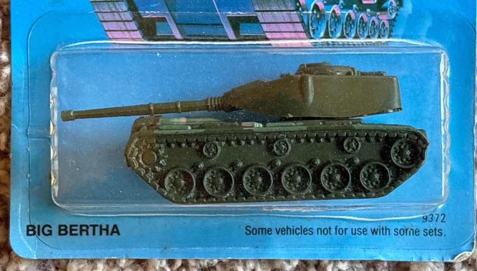 1986 Hot Wheels 9372 1/64 Big Bertha Action Command Camo Military Tank - Image 2 of 4