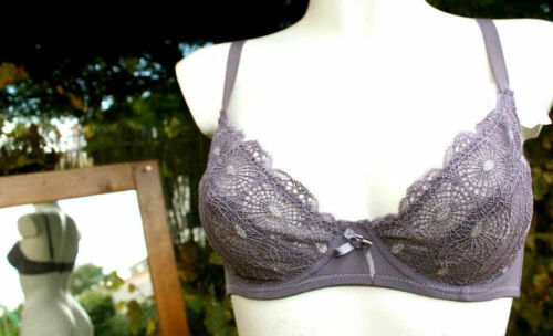 Vêtements et accessoires violets