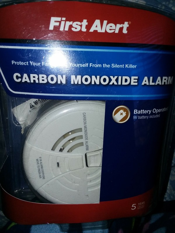 FIRST ALERT CARBON MONOXIDE ALARM, BATTERY OPERATED CO250CN, NEW