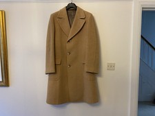 Beautiful Men’s vintage camel hair coat, Medium Size, Excellent Condition