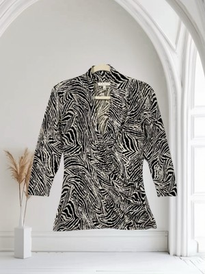 Chaus New York Womens Animal Print Faux Wrap Top Size Small Lightweight Summer