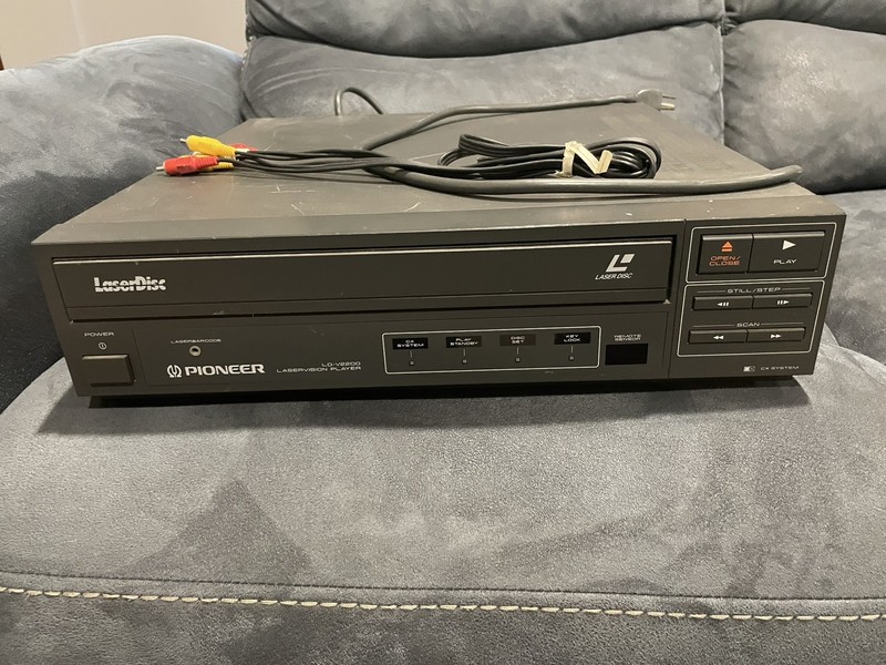 Pioneer LD-V2200 LaserDisc Player - For Parts