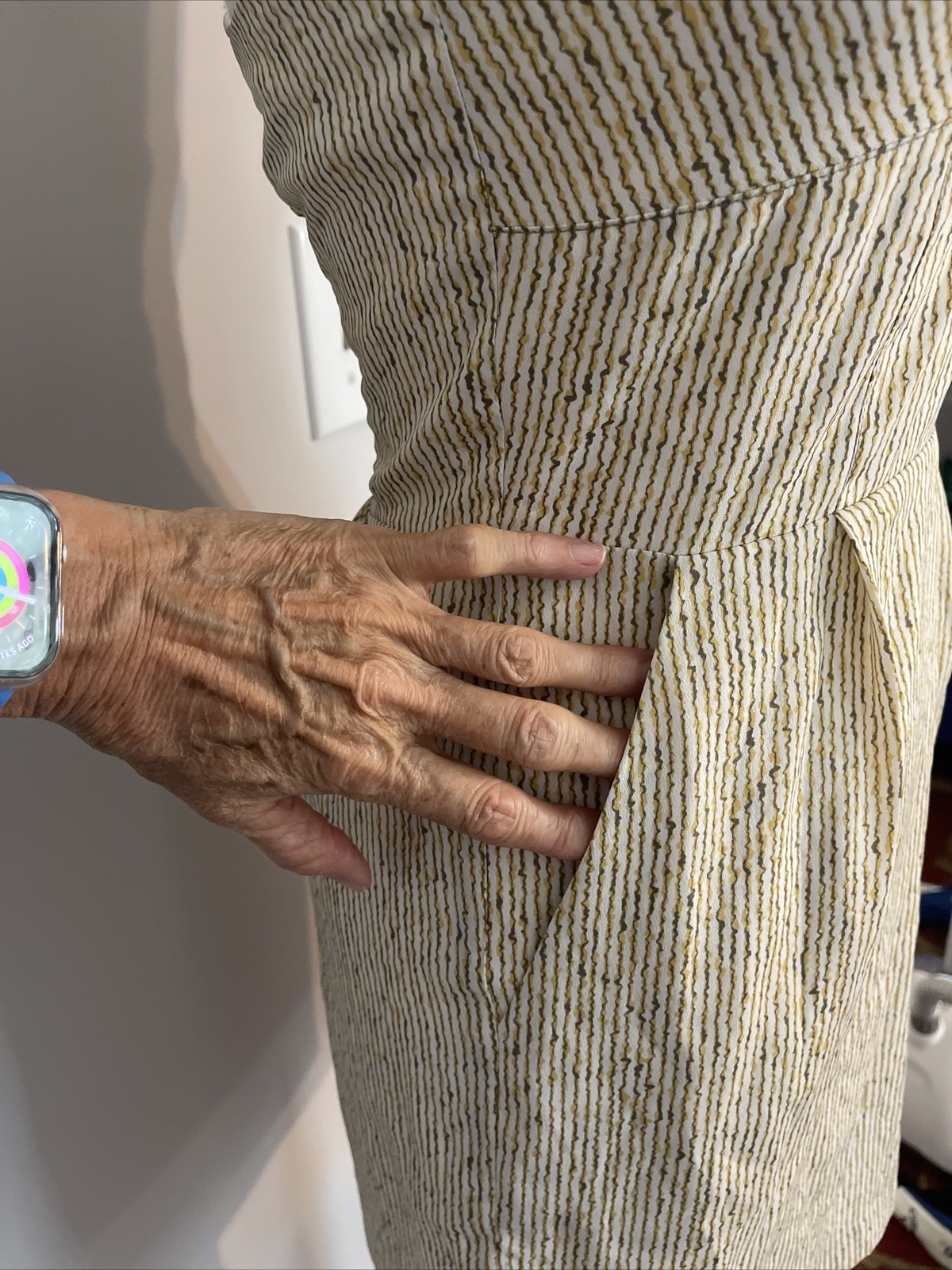 BCBGeneration  Womens Size 2 Fully Lined Gold Gra… - image 3